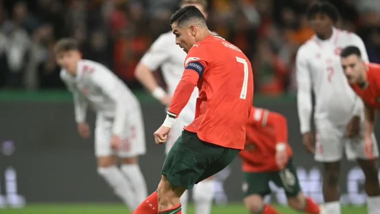 Ronaldos Portugal möter ett revanschsuget Danmark i Parken